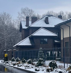 Будинок Євгена Плінського в котеджному містечку ”Круглик Озерний” під Києвом