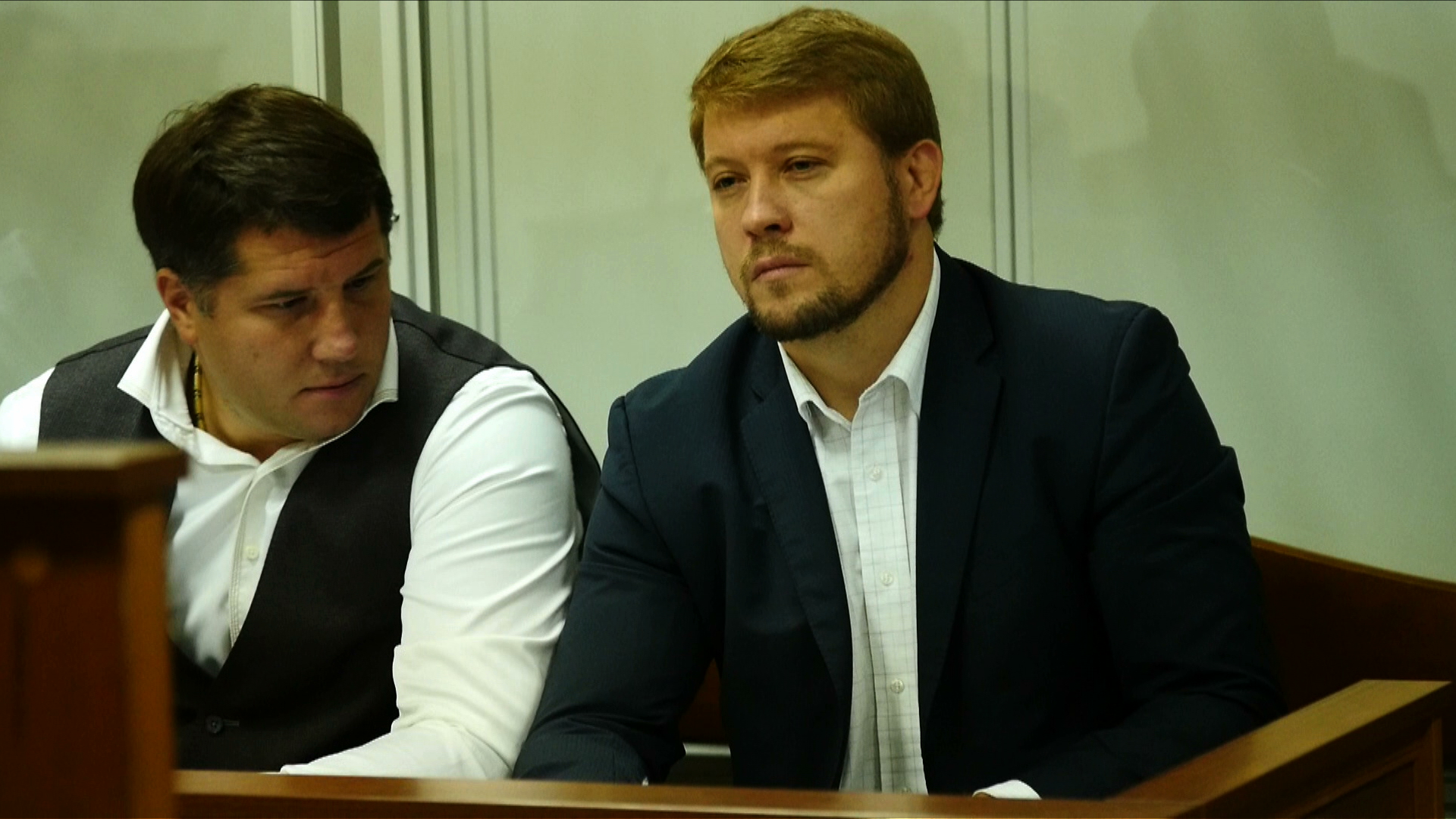Дмитро Христюк (праворуч) отримав нічний домашній арешт на період слідства. Фото: Слідство.інфо