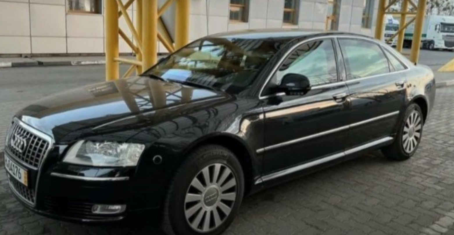 Броньовану Audi, як і десятки інших автомобілів, Михайло Смолка завіз на початку війни під виглядом гуманітарної допомоги для ЗСУ