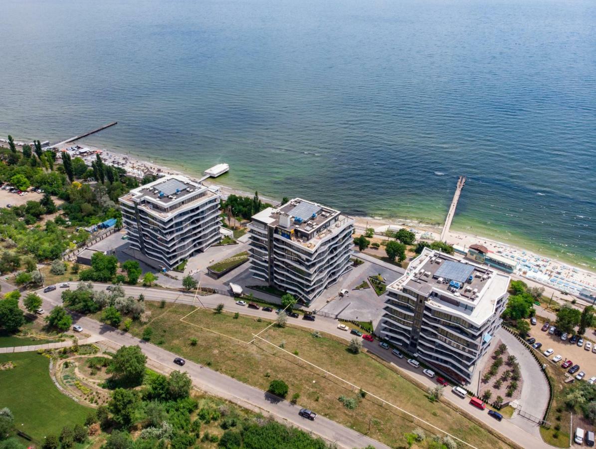 Житловий комплекс «Коста Фонтана» на березі моря в Одесі, де дві квартири має у власності пенсіонерка Наталія Борисюк, теща директора Департаменту комунальної власності Києва Андрія Гудзя