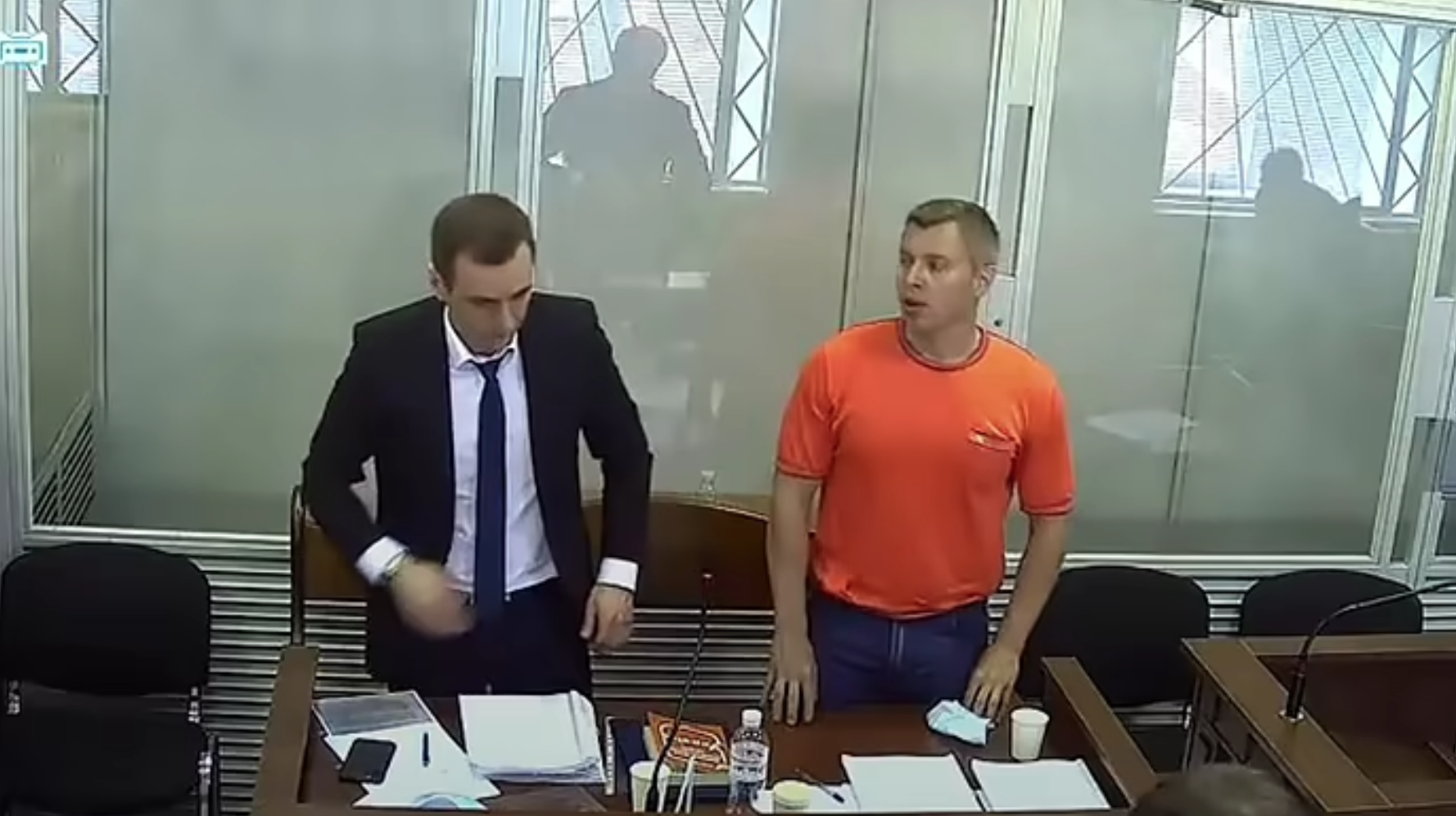 Андрій Кіча (праворуч) у залі судових засідань під час обрання запобіжного заходу в червні 2020 року. Фото: Українська правда